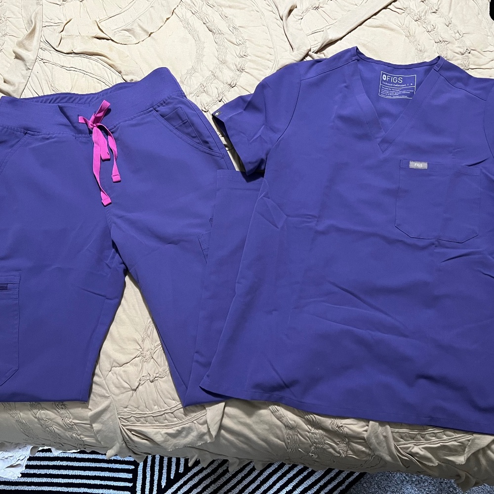 FIGS scrubs